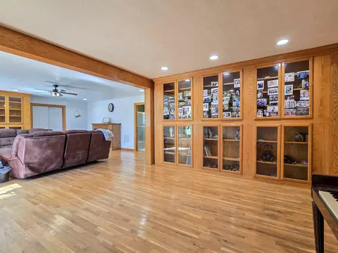 Living - 3014 Poplar Hill Rd, Liberty, KY 42539 photo 3 of 8