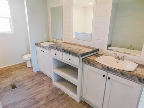 Bath - 413 Bethlehem Rd, Waco, KY 40385 photo 1 of 4
