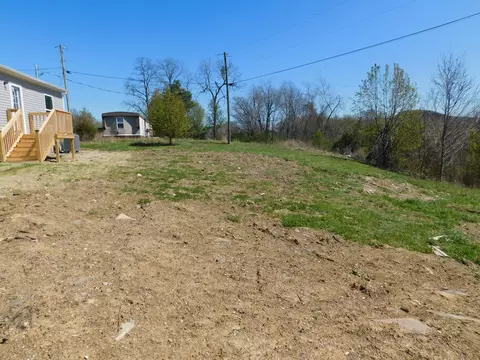Exterior - 413 Bethlehem Rd, Waco, KY 40385 photo 3 of 3