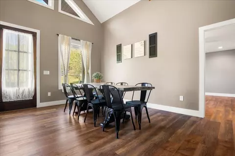 Dining - 504 Wells Rd, Corbin, KY 40701 photo 2 of 3