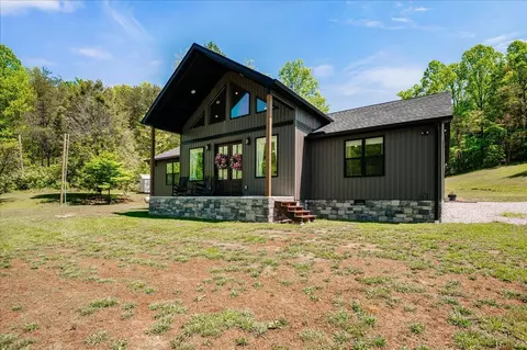 Exterior - 504 Wells Rd, Corbin, KY 40701 photo 2 of 13