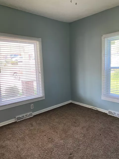 Bedroom - 122 Bishop St, Corbin, KY 40701 photo 2 of 3