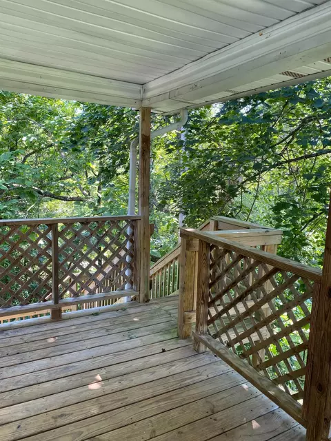 Exterior - 122 Bishop St, Corbin, KY 40701 photo 5 of 9