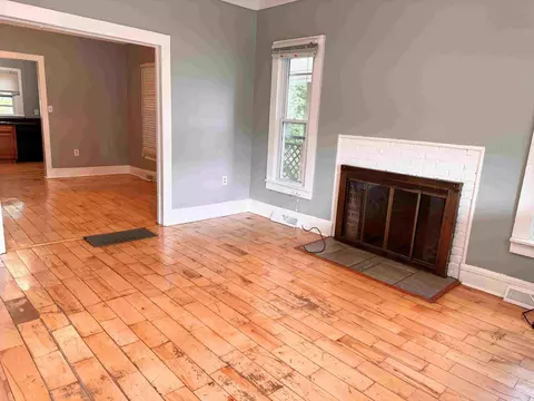 Living - 122 Bishop St, Corbin, KY 40701 photo 1 of 5