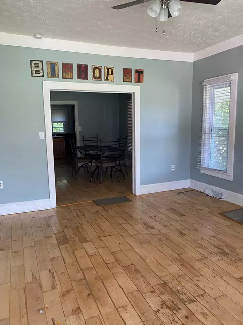 Living - 122 Bishop St, Corbin, KY 40701 photo 3 of 5
