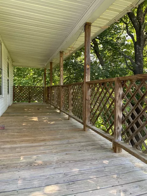 Exterior - 122 Bishop St, Corbin, KY 40701 photo 6 of 9