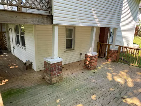 Exterior - 122 Bishop St, Corbin, KY 40701 photo 8 of 9
