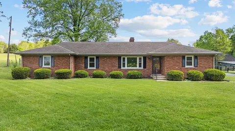 6888 Midway Rd, Midway, KY 40347