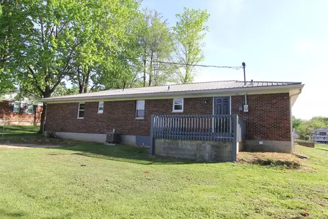 406 Sunset Dr, Lawrenceburg, KY 40342