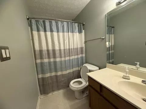 Bath - 105 Bronte Pl, Georgetown, KY 40324 photo 1 of 4
