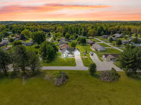3033 Clear Springs Dr, London, KY 40744