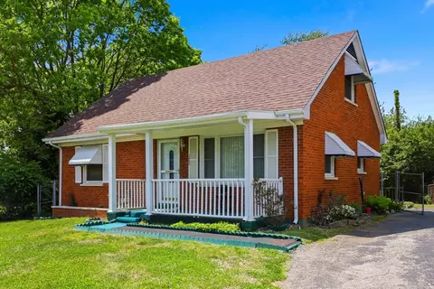 1555 Montrose Dr, Lexington, KY 40511