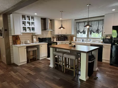 Kitchen - 280 Piney Hill Rd, Corbin, KY 40701 photo 3 of 4