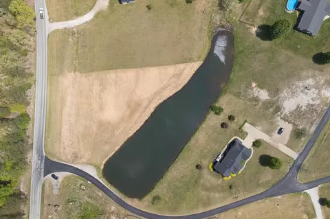 111111 Spout Springs Rd, Irvine, KY 40336