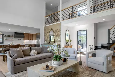 2005 Lakeside Dr, Lexington, KY 40502