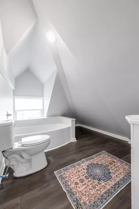Bath - 349 E Third St, Lexington, KY 40508 photo 4 of 5