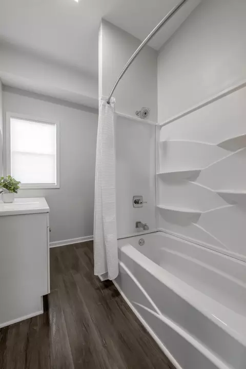 Bath - 349 E Third St, Lexington, KY 40508 photo 1 of 5
