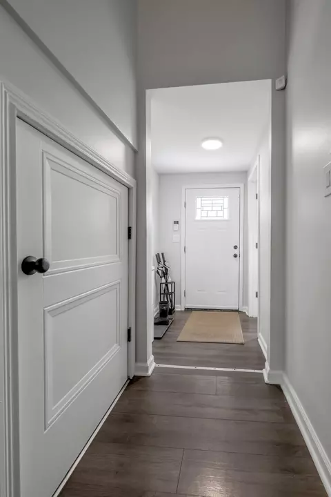 Entry Way - 349 E Third St, Lexington, KY 40508 photo 8 of 9