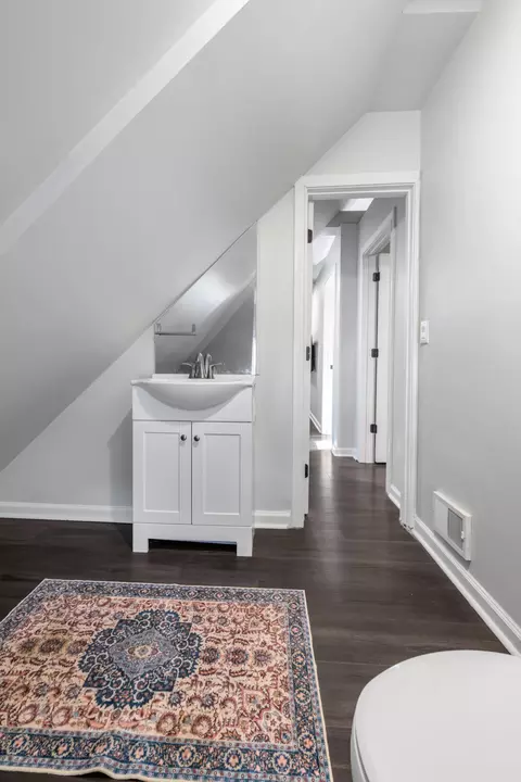 Bath - 349 E Third St, Lexington, KY 40508 photo 5 of 5