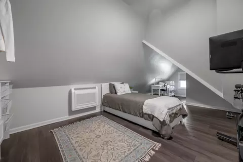 Bedroom - 349 E Third St, Lexington, KY 40508 photo 5 of 7