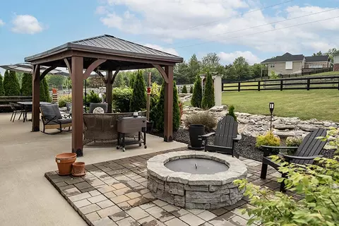 122 Max Cavnes Rd, Danville, KY 40422