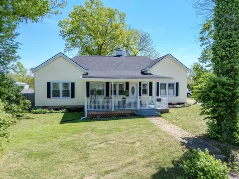 363 S Main St, Winchester, KY 40391