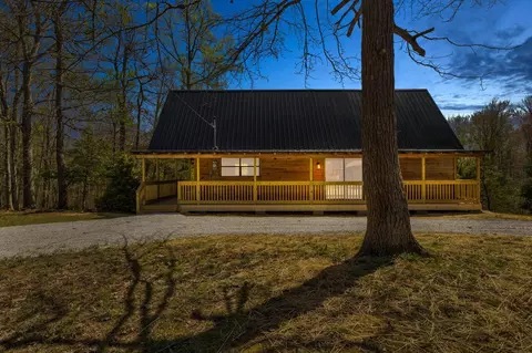 663 Twin Oaks Rd, Wellington, KY 40387