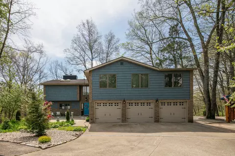 2140 Crystal Creek Dr, Frankfort, KY 40601