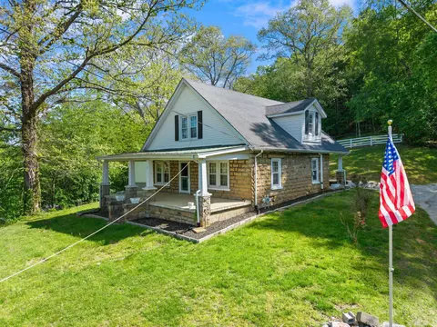 249 3rd St, Manchester, KY 40962