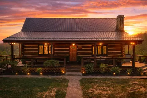 296 Manor House Rd, Campton, KY 41301