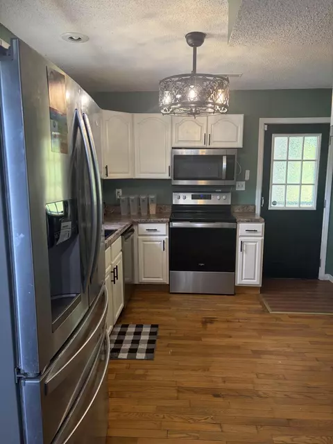Kitchen - 507 Swan St, Corbin, KY 40701 photo 3 of 6