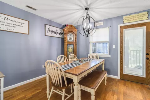 Dining - 507 Swan St, Corbin, KY 40701 photo 2 of 4