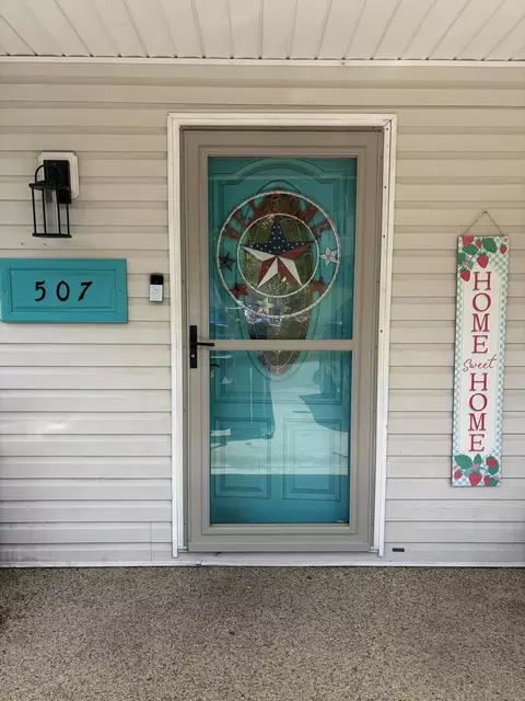 Entry Way - 507 Swan St, Corbin, KY 40701 photo 1 of 5