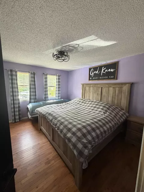 Bedroom - 507 Swan St, Corbin, KY 40701 photo 2 of 9