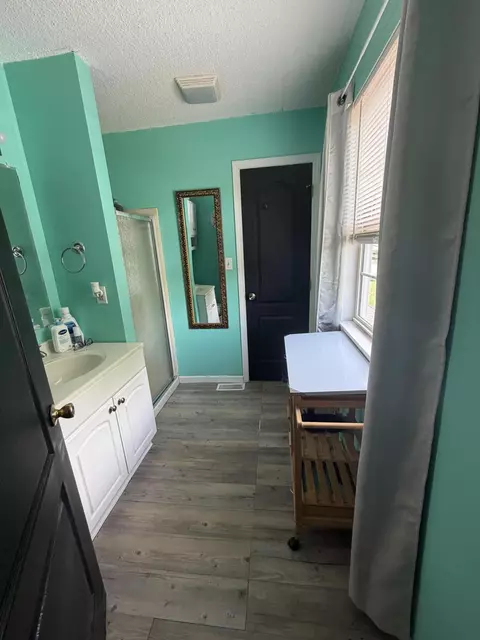 Bath - 507 Swan St, Corbin, KY 40701 photo 4 of 10
