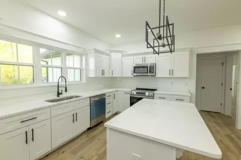 Kitchen - 22 E Golden Is, Nancy, KY 42544 photo 2 of 3