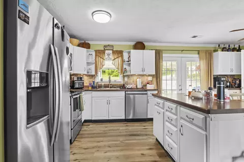 Kitchen - 176 Doolin Way, Lancaster, KY 40444 photo 1 of 1