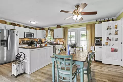 Kitchen - 176 Doolin Way, Lancaster, KY 40444 photo 1 of 2