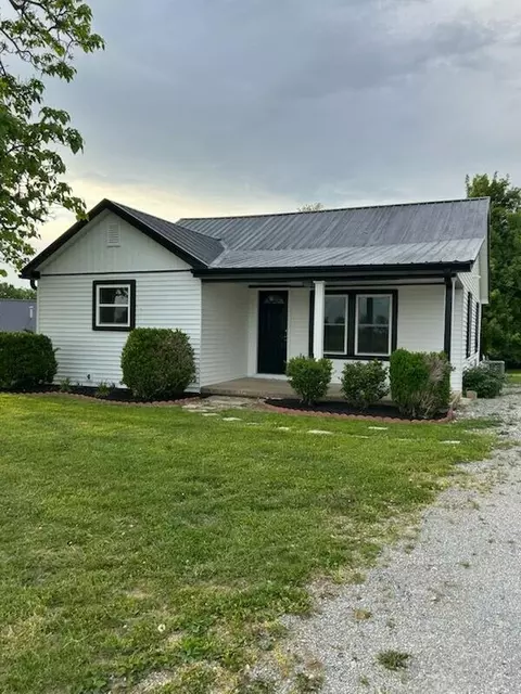 7624 W Tunnel Hill Rd, Sharpsburg, KY 40374