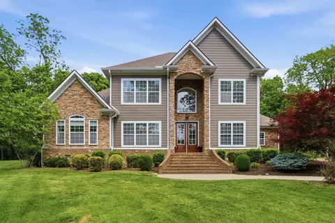 1008 Forrest Ct, Versailles, KY 40383