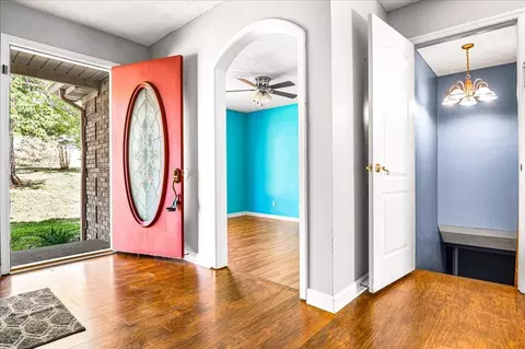 Entry Way - 7620 Todd St, Corbin, KY 40701 photo 1 of 9