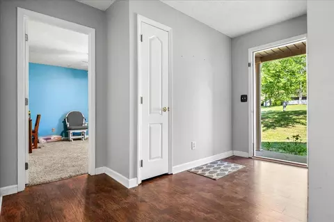 Entry Way - 7620 Todd St, Corbin, KY 40701 photo 2 of 9