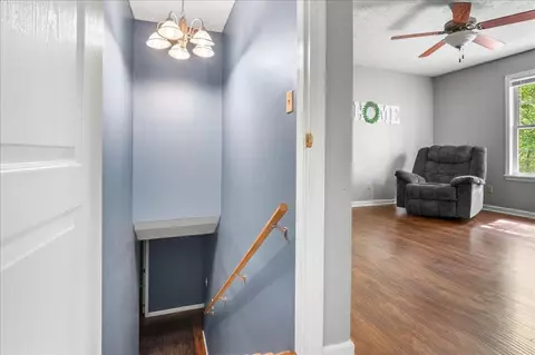 Entry Way - 7620 Todd St, Corbin, KY 40701 photo 6 of 9