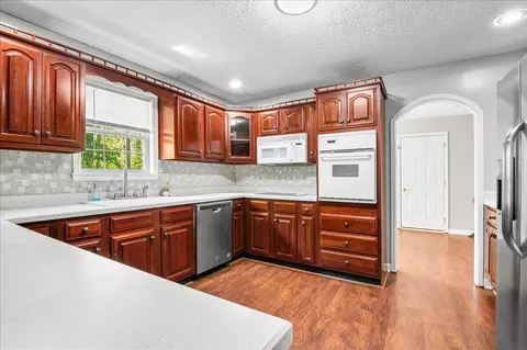 Kitchen - 7620 Todd St, Corbin, KY 40701 photo 4 of 4