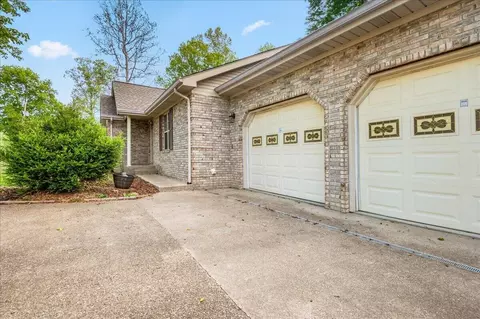 Exterior - 7620 Todd St, Corbin, KY 40701 photo 4 of 13