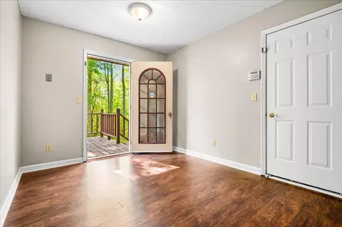 Entry Way - 7620 Todd St, Corbin, KY 40701 photo 3 of 9