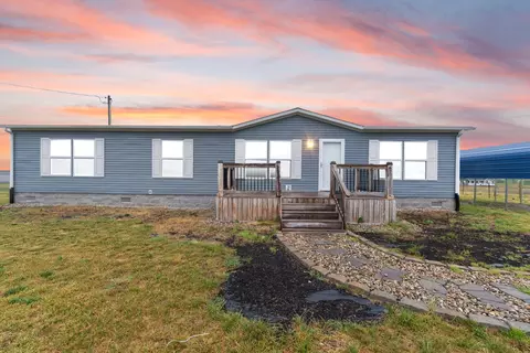 67 Wolf Bnd, East Bernstadt, KY 40729