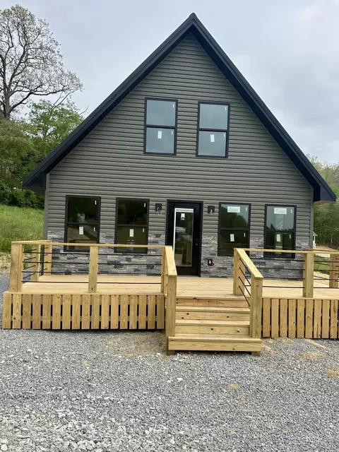 767 Hensley Rd, East Bernstadt, KY 40729
