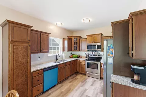 Kitchen - 102 Blowing Tree Dr, Georgetown, KY 40324 photo 1 of 4