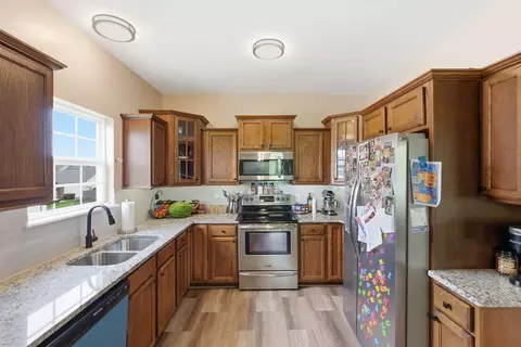 Kitchen - 102 Blowing Tree Dr, Georgetown, KY 40324 photo 2 of 4